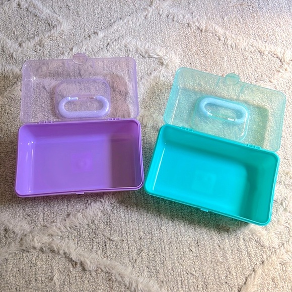 NWT ✏️ 2 - TURQUOISE & LILAC PLASTIC ART/CRAFT STORAGE SCHOOL PENCIL BOXES 8x5” - Picture 3 of 4